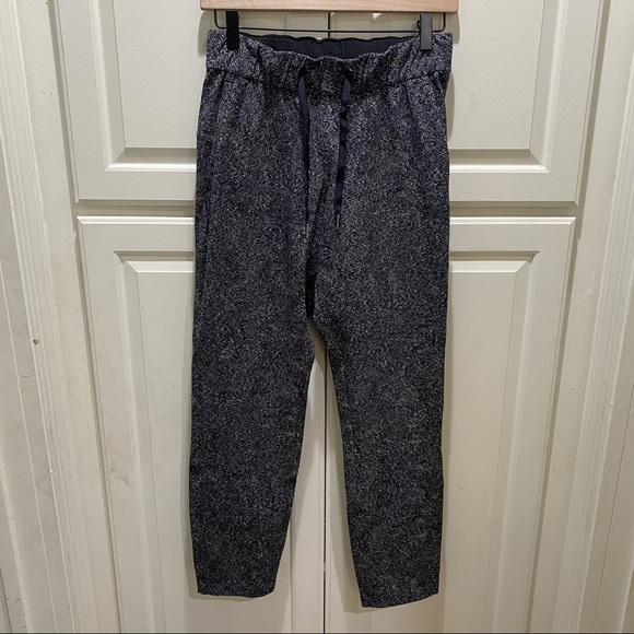 Lululemon On The Fly Pant in Feathered Jacquard Black White Black Size 4 - Picture 5 of 11